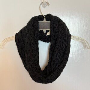 Cozy Black Infinity Scarf – Cable Knit